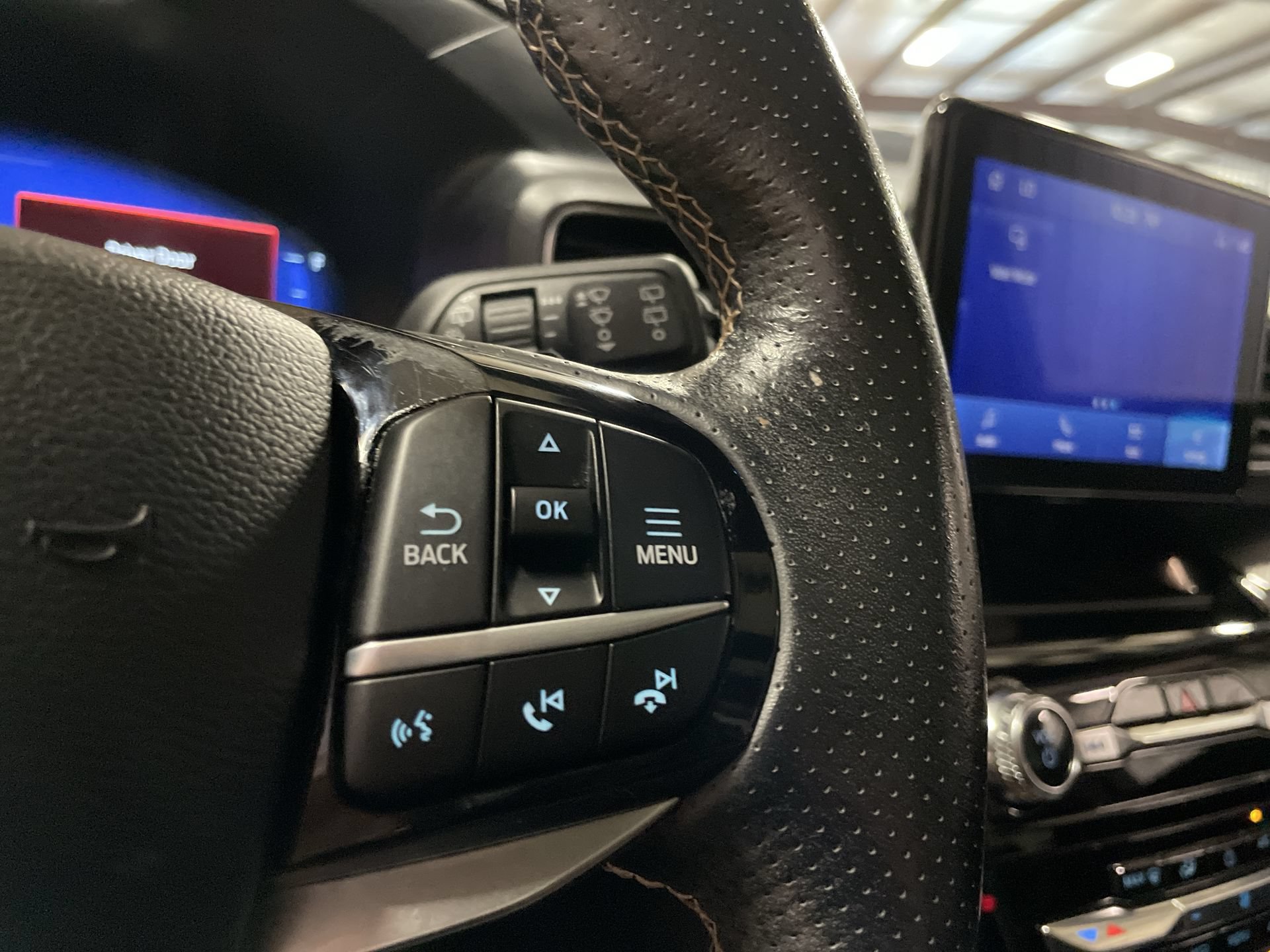 Used 2022 Ford Explorer ST AWD/4WD image 35