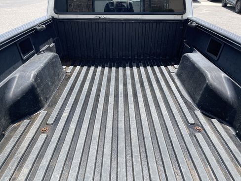 Used 2006 Toyota Tacoma 4x4 Access Cab V6 image 9