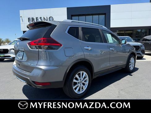 Used 2018 Nissan Rogue SV AWD/4WD image 12