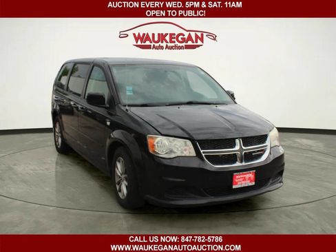 Used 2014 Dodge Grand Caravan SE FWD image 3
