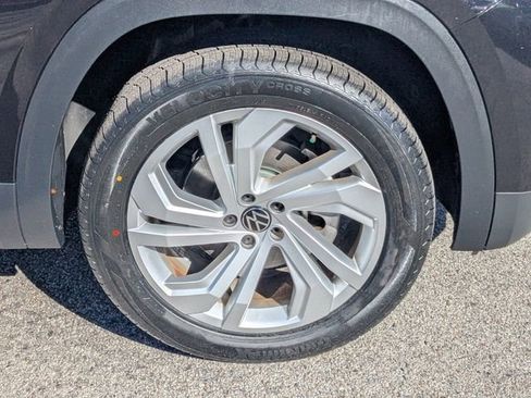 Used 2023 Volkswagen Atlas SE image 14