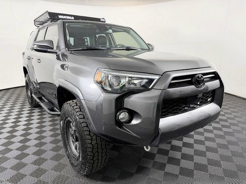Used 2020 Toyota 4Runner SR5 Premium w/ Moonroof Package AWD/4WD image 5
