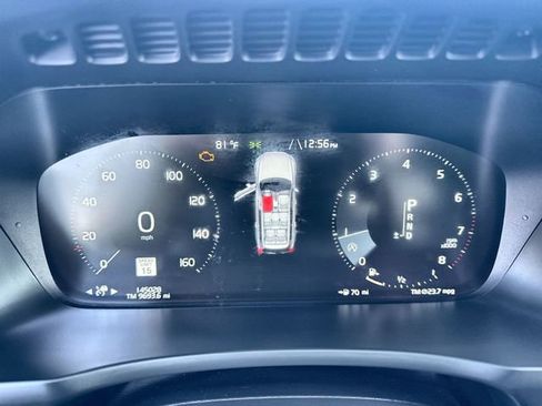 Used 2016 Volvo XC90 T6 Momentum w/ Momentum Plus Package image 23