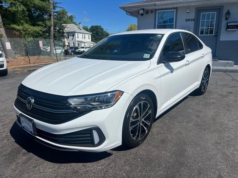 Used 2022 Volkswagen Jetta Sport FWD image 3