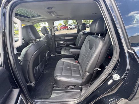 Used 2020 Kia Telluride EX w/ EX Premium Package AWD/4WD image 18