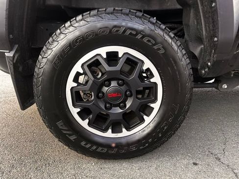 Used 2024 Toyota Tacoma TRD Off-Road AWD/4WD image 34