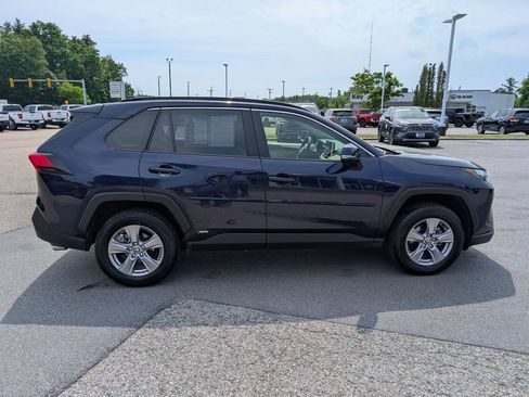 Used 2025 Toyota RAV4 XLE w/ Convenience Package AWD/4WD image 7