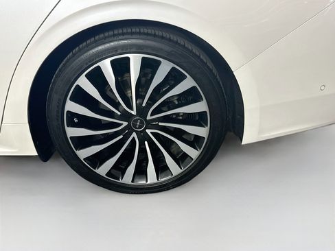 Used 2018 Lincoln Continental Black Label AWD/4WD image 11