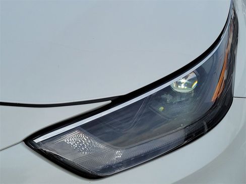 Used 2022 Toyota Highlander XLE image 10