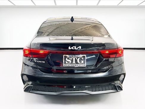 Used 2022 Kia Forte LXS FWD image 5