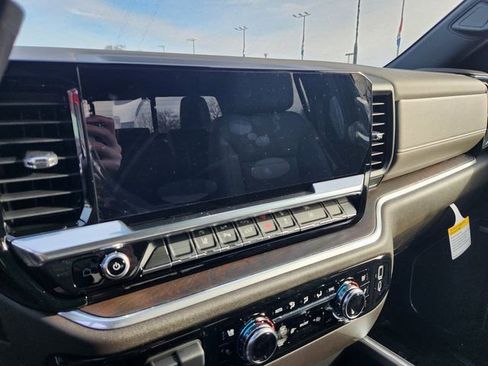 New 2026 GMC Sierra 2500 SLT w/ SLT Premium Package image 17