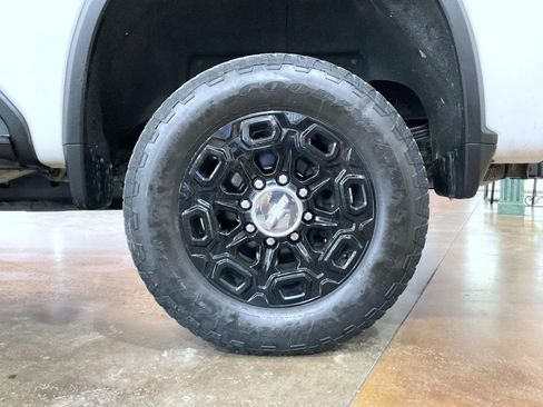 Used 2020 Chevrolet Silverado 2500 High Country w/ Z71 Off-Road Package image 22