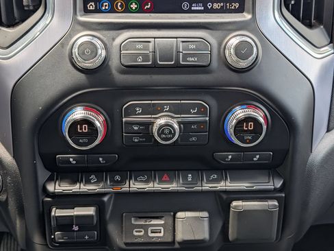 Used 2020 GMC Sierra 1500 SLE w/ X31 Off-Road Package AWD/4WD image 18