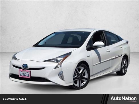 Used 2017 Toyota Prius Three Touring image 1