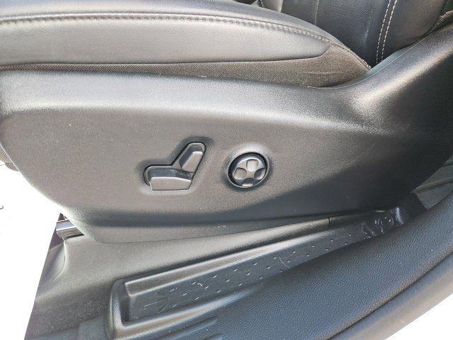 Used 2025 Chrysler Pacifica Select FWD image 15