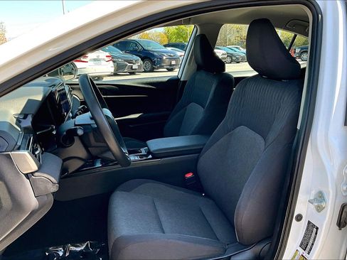 Used 2025 Toyota Camry LE image 23