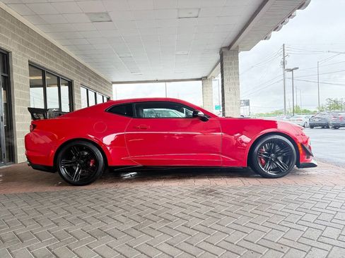 Used 2020 Chevrolet Camaro ZL1 RWD image 19
