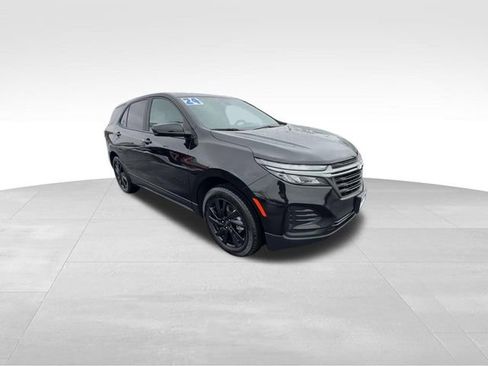 Used 2024 Chevrolet Equinox LS w/ LS Convenience Package AWD/4WD image 2