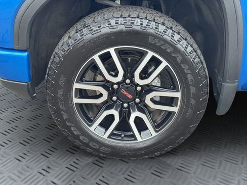 Used 2024 GMC Sierra 1500 AT4 w/ AT4 Premium Package AWD/4WD image 31
