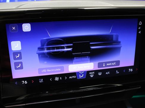 Used 2024 Lincoln Nautilus Premier AWD/4WD image 26