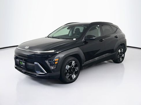 Used 2025 Hyundai Kona SEL FWD image 3