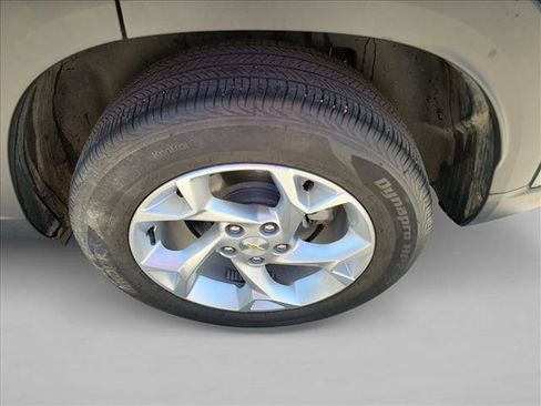 Used 2025 Chevrolet Trax LS w/ LS Convenience Package FWD image 12