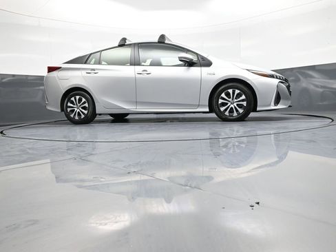 Used 2022 Toyota Prius Prime LE FWD image 29