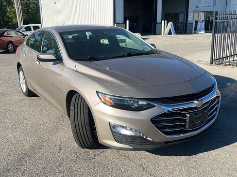 Used 2024 Chevrolet Malibu LT FWD image 3