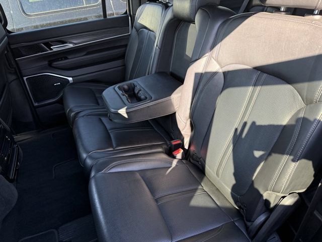 Used 2023 Jeep Wagoneer L Series II AWD/4WD image 14