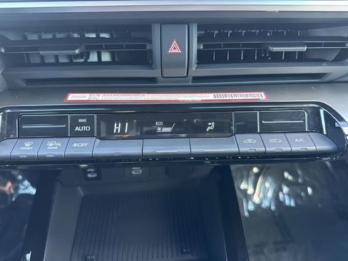 Used 2025 Toyota Prius LE image 17