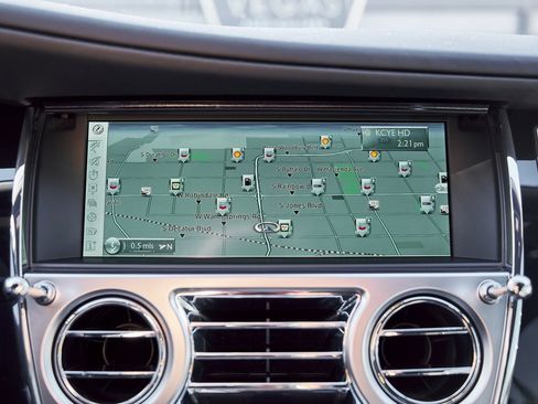 Used 2015 Rolls-Royce Wraith image 64