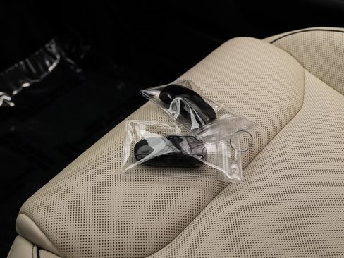 Used 2021 Tesla Model S Plaid image 74