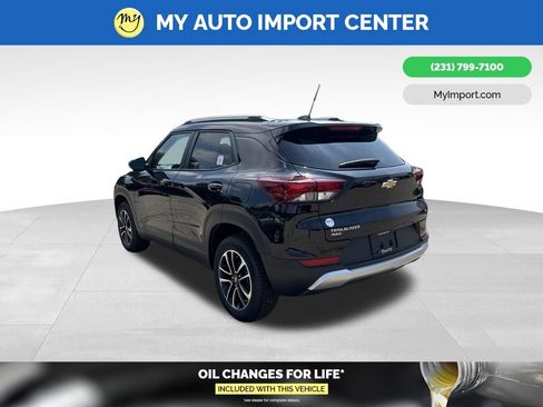 Used 2025 Chevrolet TrailBlazer LT AWD/4WD image 5