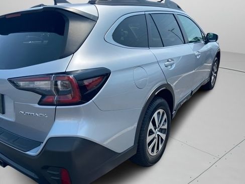 Used 2021 Subaru Outback Premium AWD/4WD image 9