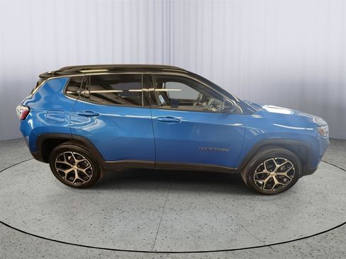 Used 2024 Jeep Compass Limited AWD/4WD image 6