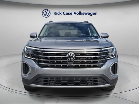 Certified 2025 Volkswagen Atlas SE w/ Panoramic Sunroof Package image 4
