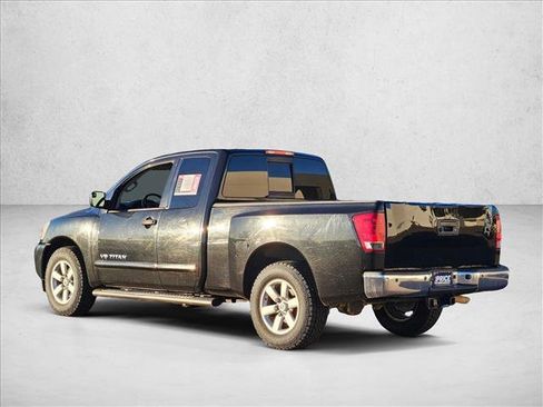 Used 2014 Nissan Titan SV w/ SV Value Truck Package image 7