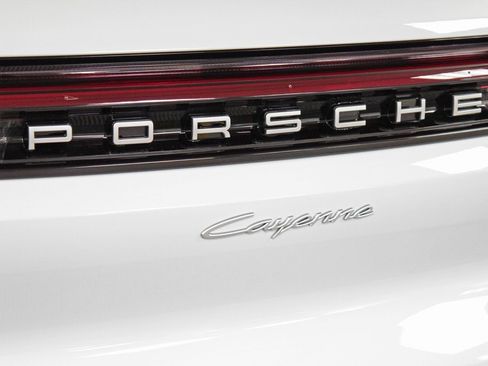 Used 2025 Porsche Cayenne image 13