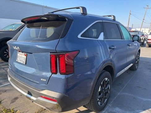 Used 2024 Kia Sorento S w/ Panoramic Sunroof Package image 5