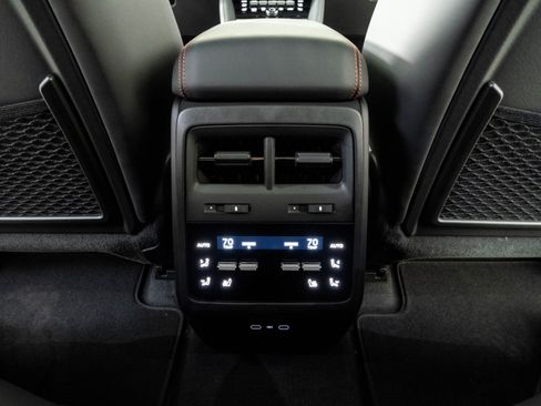 New 2026 Porsche Macan 4S Electric AWD/4WD image 21