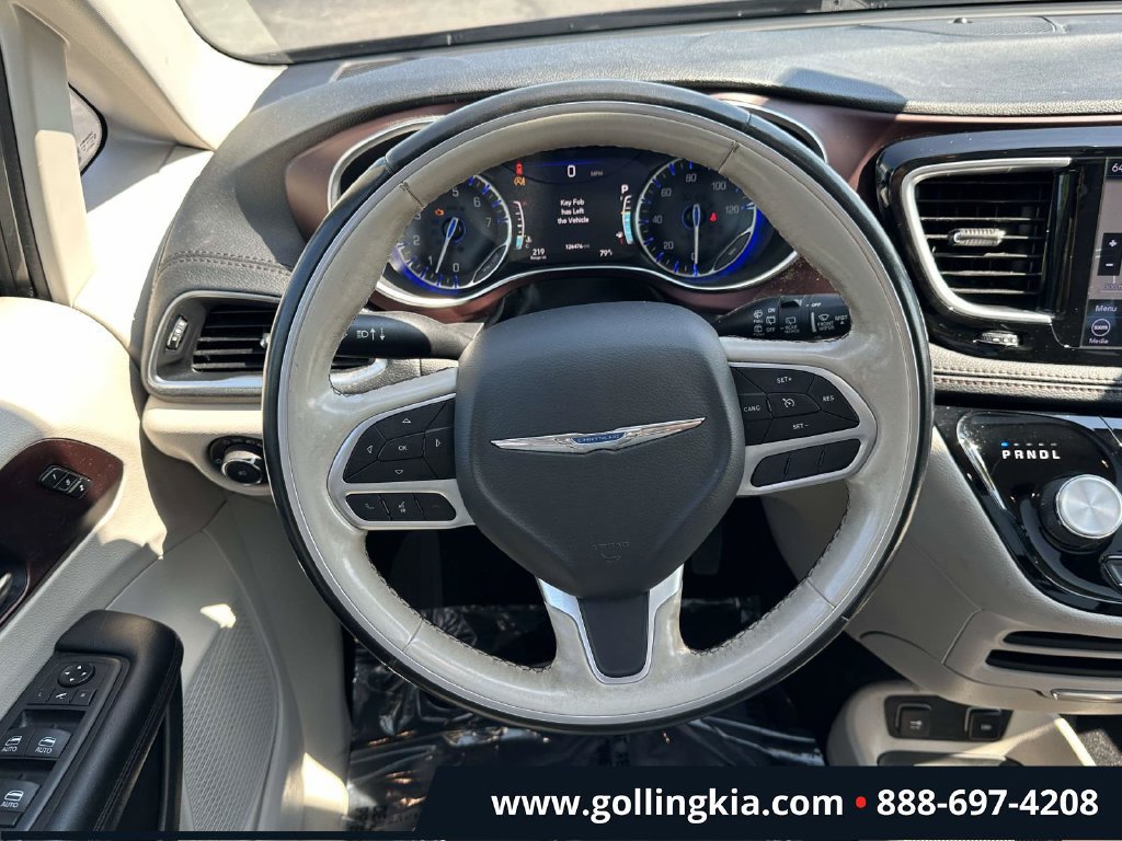 Used 2020 Chrysler Pacifica Limited FWD image 12