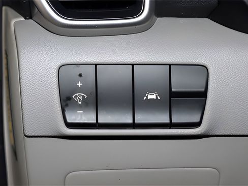 Used 2020 Kia Sportage LX image 11