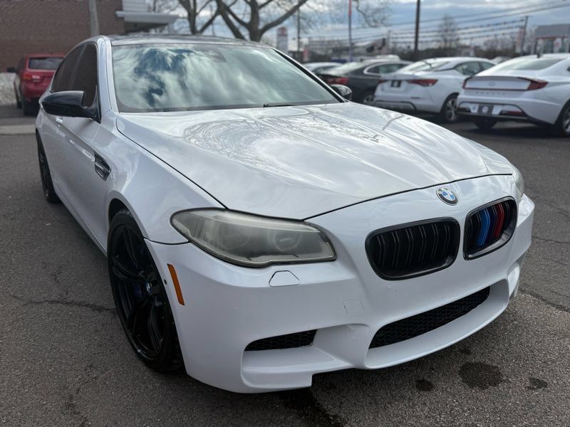 Used 2016 BMW M5 RWD image 3