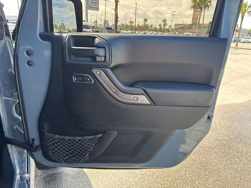 Used 2014 Jeep Wrangler Unlimited Sport w/ Quick Order Package 24S AWD/4WD image 19