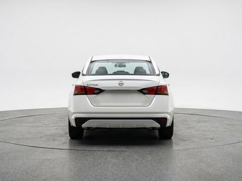 Used 2025 Nissan Altima 2.5 SV FWD image 7