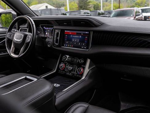 Used 2021 GMC Yukon Denali w/ Denali Premium Package AWD/4WD image 33