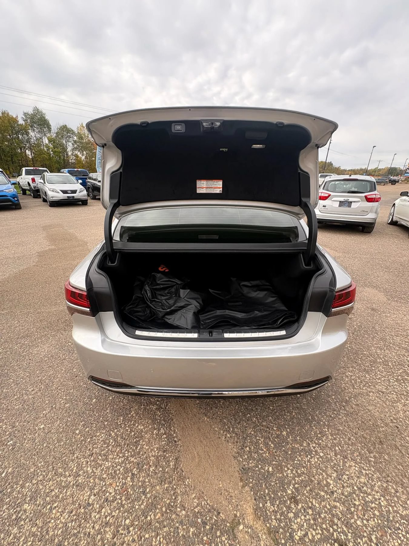 Used 2018 Lexus LS 500h AWD w/ Accessory Package (Z1) image 46