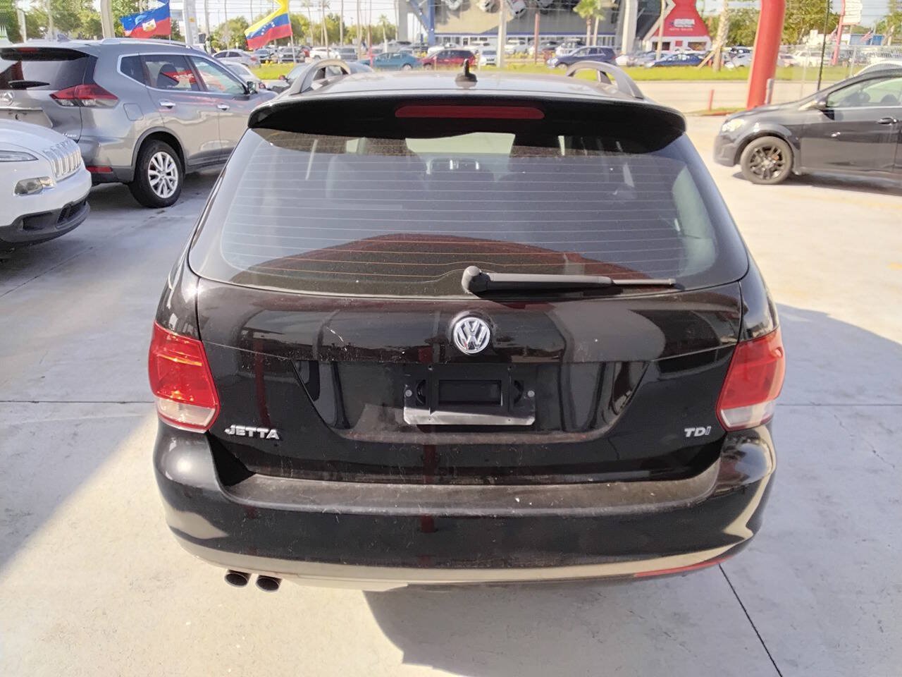 Used 2014 Volkswagen Jetta TDI FWD image 2