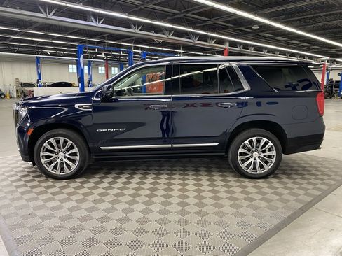 Used 2021 GMC Yukon Denali w/ Denali Premium Package image 4