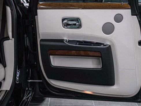 Used 2011 Rolls-Royce Ghost image 18